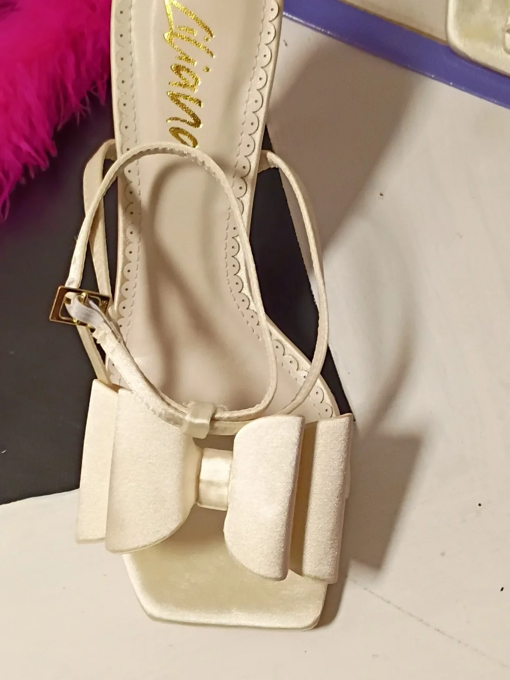 Liliana Ivory Bow Key & Card Holder with Satin Finish
